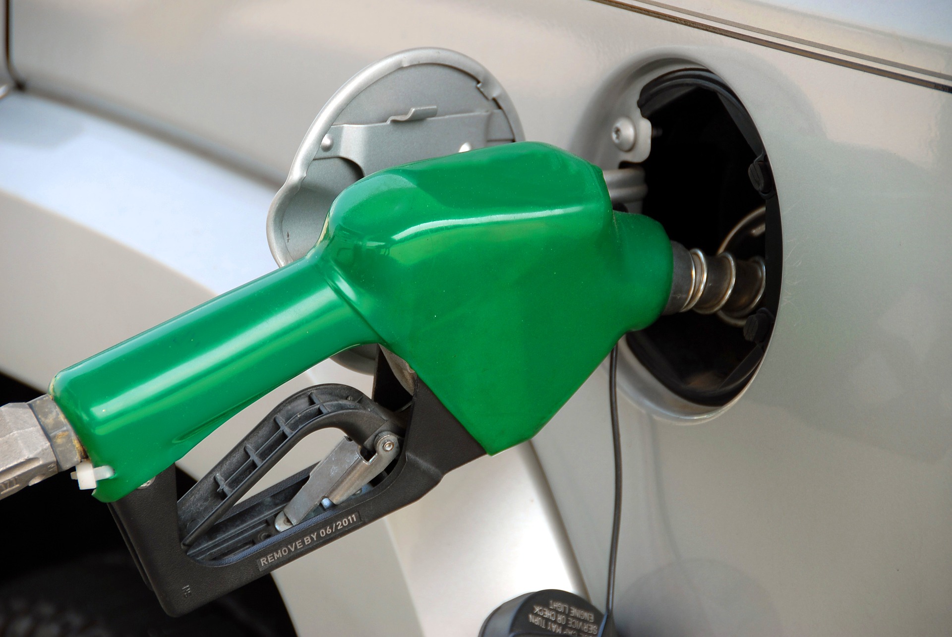 Gasoline and Diesel Prices Fall in Latest UARB Weekly Setting